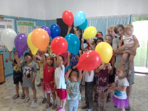 День защиты детей в посёлке Северный - веселые конкурсы, воздушные шары и вкусные подарки